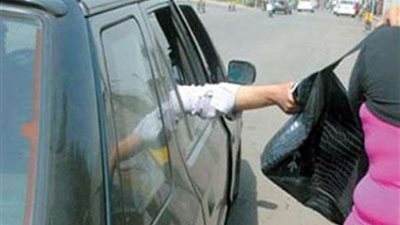 حبس متهم بسرقة حقيبة محصل وحيازته سلاح ناري