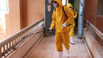 تعقيم وتطهير كلية الزراعة بجامعة بنها لمواجهة كورونا