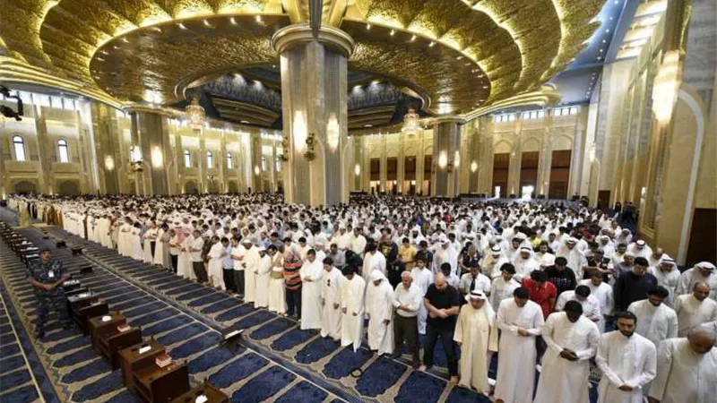 بعد غلق المساجد.. أين تقام صلاة الجنازة؟