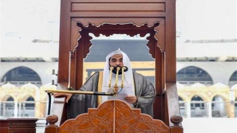 خطيب المسجد الحرام.. رسول الله أول من نال شرف الإفتاء والتوقيع عن رب الأرض والسماء