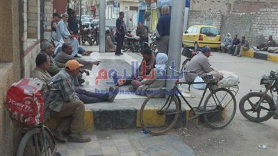 بالصور.. عمال النظافة ببني سويف يطالبون بتوفير الأدوات الوقائية لمواجهة كورونا