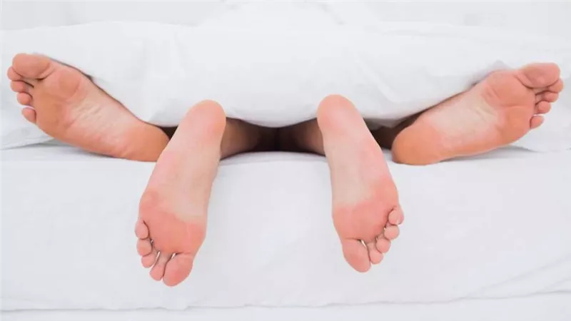 جزار يمزق جسد زوجته وعشيقها بعد ضبطهما في أوضاع مخلة بالجيزة