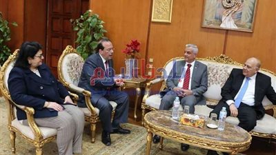 رئيس جامعة المنوفية يتابع تجهيزات القطاع الطبي لمواجهة أزمة فيروس كورونا