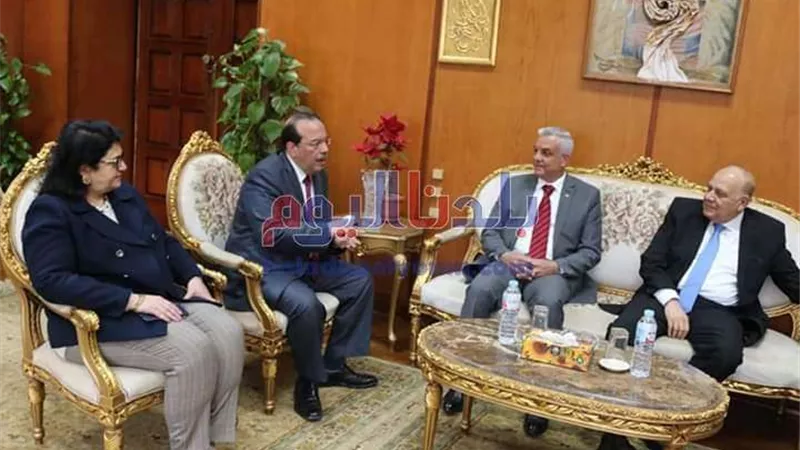 رئيس جامعة المنوفية يتابع تجهيزات القطاع الطبي لمواجهة أزمة فيروس كورونا