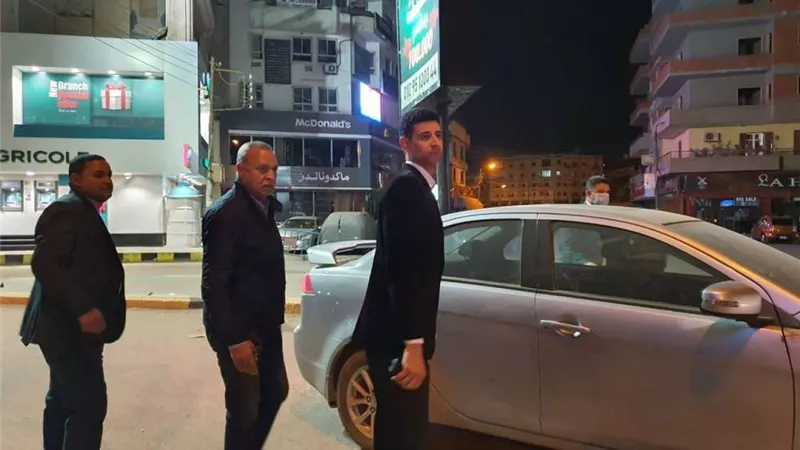 محافظ القليوبية يتفقد تطبيق قرار حظر التجوال
