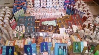 لتحقيق أرباح غير مشروعة.. ضبط مصنع مستحضرات تجميل دون ترخيص بالمرج