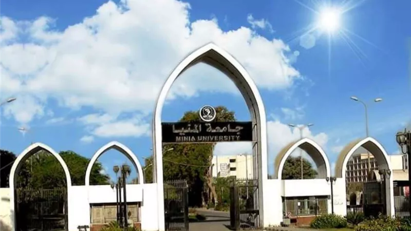 رئيس جامعة المنيا يشيد باختيار بهاء درويش عضوًا باللجنة الدولية لأخلاقيات البيولوجيا بـ