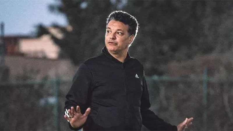 نجوم منتخب مصر دون المستوى في وجود إيهاب جلال.. وكيروش يظهر في الصورة