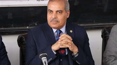 رئيس جامعة الأزهر يستقبل الطلاب بـ الثلج في امتحانات الكليات