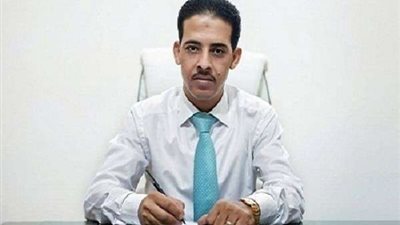 مصطفى الكمار يؤكد أهمية توصيات مجلس الوزراء باستمرار العمل في المصانع