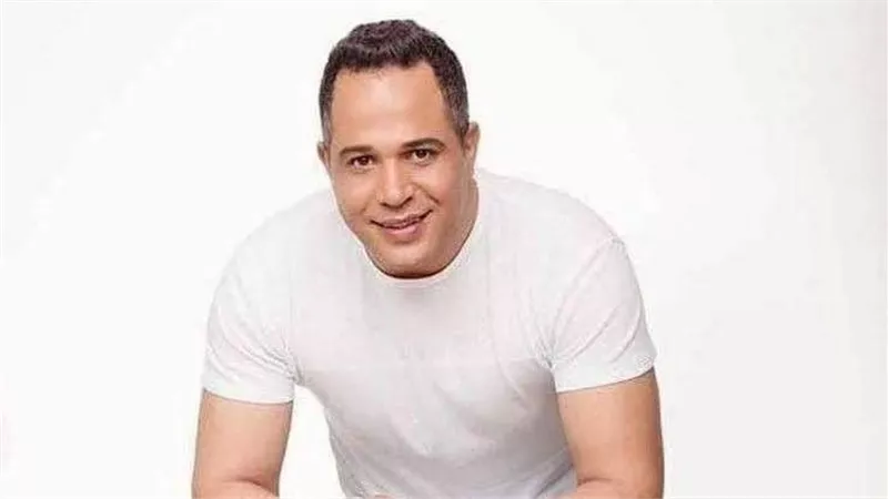 تهتك حاد.. إصابة الفنان مصطفى درويش في الساق ويطلب الدعاء