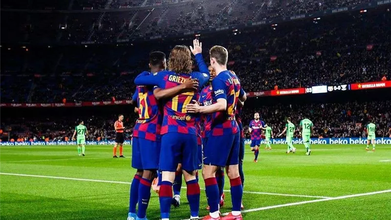 برشلونة يهدي كونتي اختياره المفضل مقابل ضم لاوتارو