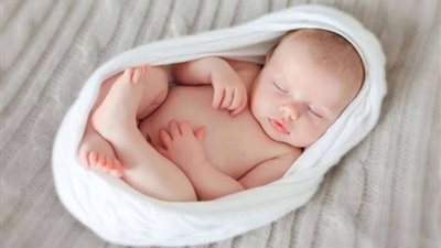 مين هيسمى المولود؟ .. الإفتاء تحسم الجدل بين الأب والأم