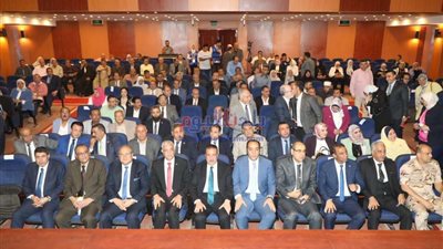محافظ المنوفية يسلم أجهزة  منزلية ومساعدات  مالية  لـ 25 عروس مقبلات  علي الزواج