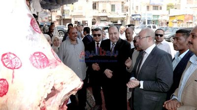 75 جنيهاً للبرازيلي و65 للحوم الهندي..محافظ بني سويف يفتتح معرض