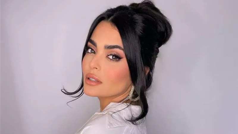 من أمام برج إيفل.. أسماء جلال في أحدث ظهور
