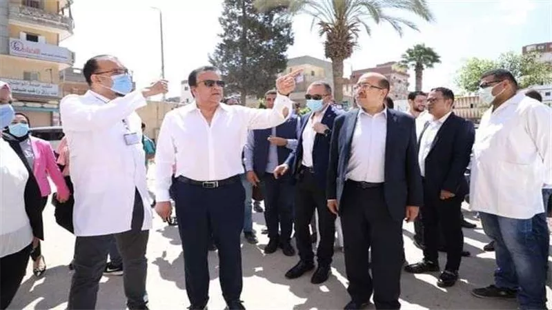خالد عبد الغفار في جولة بمستشفى العامرية العام بالإسكندرية  | صور