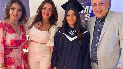 أشرف زكي وزوجته روجينا يحتفلان لهذا السبب