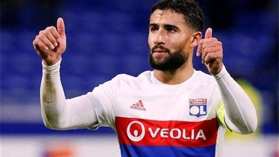 ريال بيتيس يستقر على بيع 