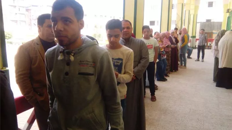 توزيع 44 ألف شريحة تابلت لطلاب الصف الأول الثانوي بالدقهلية