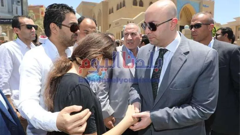 محافظ بني سويف يتقدم الجنازة العسكرية للشهيد العقيد أ.ح