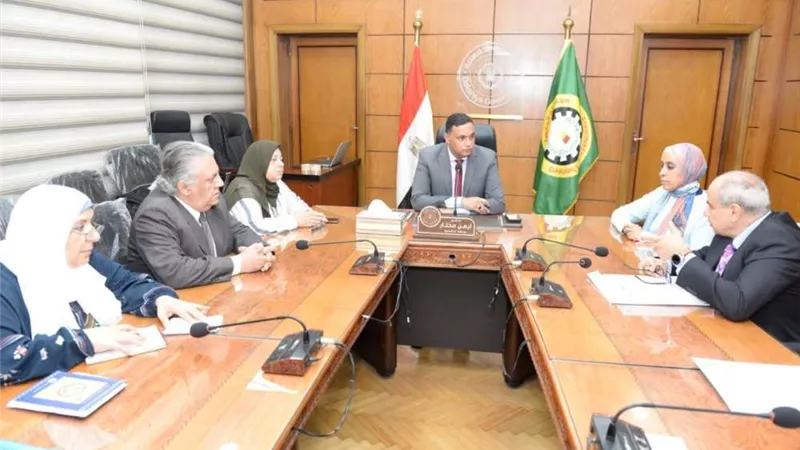 محافظ الدقهلية يعقد اجتماعاً بممثلي شركات صيانة المصاعد لبحث آلية التعاقد لصيانة مصاعد مستشفيات الصحة