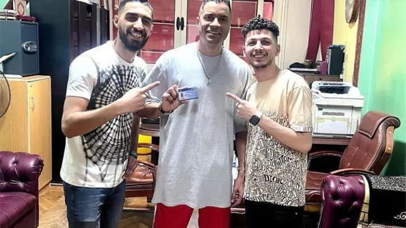 جاهزين للشغل.. إستلام حسن شاكوش كارنيه نقابة الموسيقيين