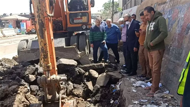 محافظ القليوبية يشن حملة لرفع الإشغالات والقمامة بشبرا الخيمة
