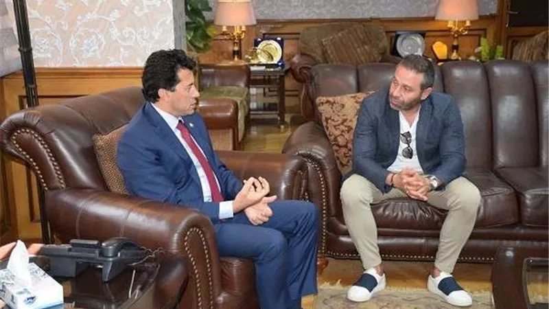 حازم إمام يشارك التهامي سهرة الإنشاد الديني على مسرح الشباب والرياضة