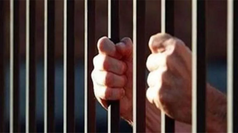 ضبط 3 أشخاص لإتجارهم في حاجة تكسف بمطروح