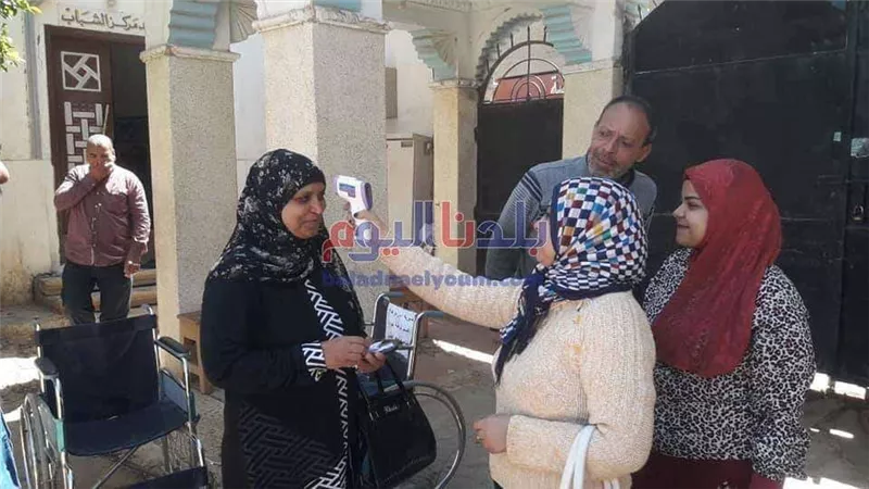 بالصور.. استمرار أعمال تطهير المصالح الحكومية ودور العبادة والشوارع بسوهاج