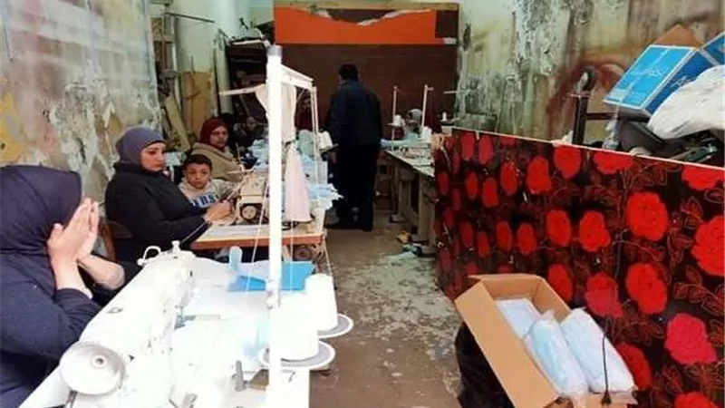 ضبط مصنع مستلزمات طبية للعمل بدون ترخيص وإنتاج كمامات طبية غير مطابقة للمواصفات