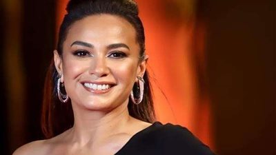 هند صبري تقوم بالترويج لشخصيتها في 