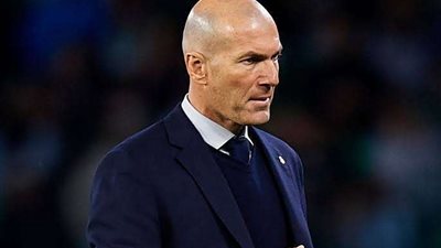 كيف تجاهلت إدارة ريال مدريد زين الدين زيدان في عيد ميلاده؟