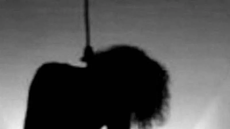 مدمن مخدرات يتخلص من حياته بطريقة بشعة داخل منزله