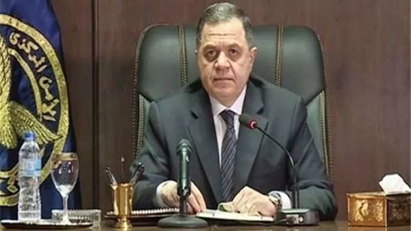 وزير الداخلية: الطالب الراسب مرتين يحرم من الدراسة بكلية الشرطة