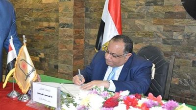 رئيس جامعة حلوان يشيد بالتصريحات الإنسانية للرئيس السيسي لطمأنة الشعب المصري