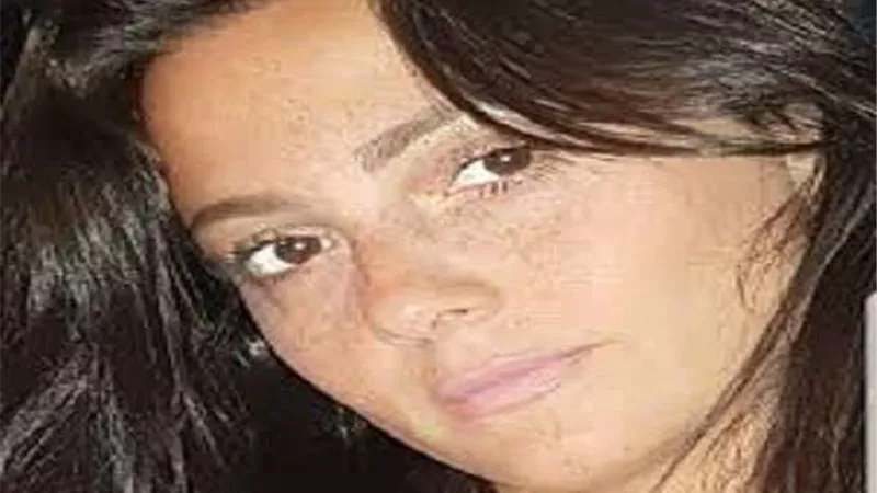 بإطلالة جذابة.. بشرى تفاجئ جمهورها في أحدث جلسة تصوير لها