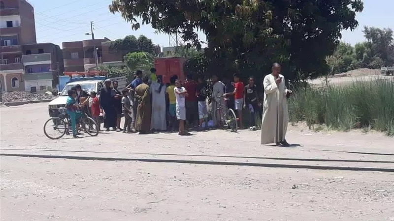 افتكروه كيس لحمة.. العثور على جثة طفل رضيع داخل لفافة  سوداء بقنا
