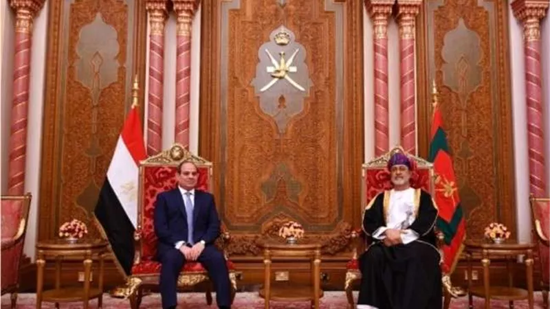 سلطان عمان يستقبل الرئيس السيسي بالعاصمة مسقط