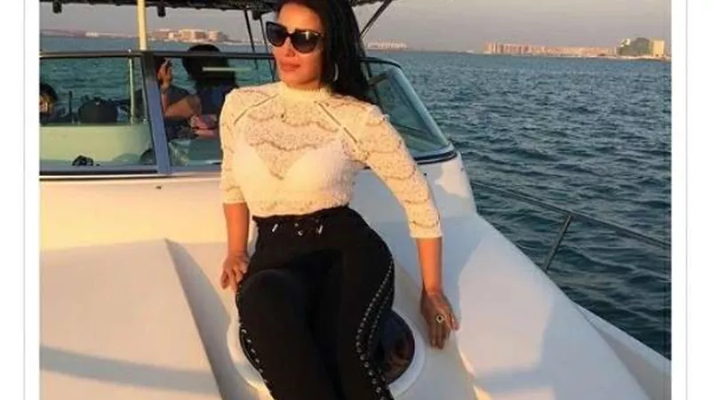 طلبة الثانوية العامة للفنانة سمية الخشاب: