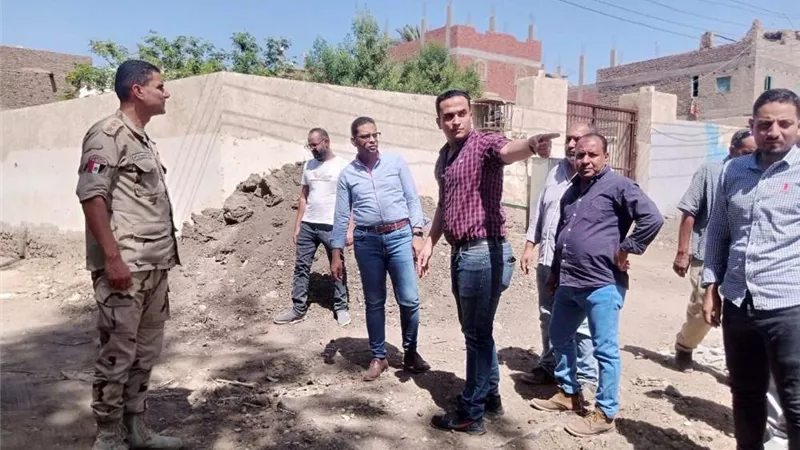 رئيس مدينة دشنا يتابع أعمال رفع كفاءة مركزي شباب فاو بحري والعطيات