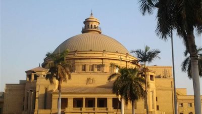 الخشت: لجنة عليا لاختيار إحدى مستشفيات الجامعة لعزل وعلاج الأطقم الطبية