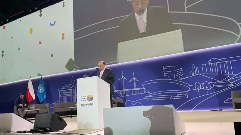 وزير التنمية المحلية يشارك فى جلسة تطوير المدن بالحلول المبتكرة والتكنولوجيا بالمنتدى الحضرى العالمى ببولندا