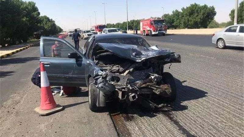 مصرع وإصابة 9 مصريين في حادث تصادم مروع بالكويت