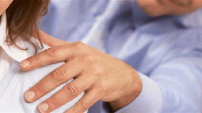 محامي يوضح العقوبة المتوقعة لطبيب الجلدية الشهير المتحرش بفتاة البحيرة.. تعرف عليها