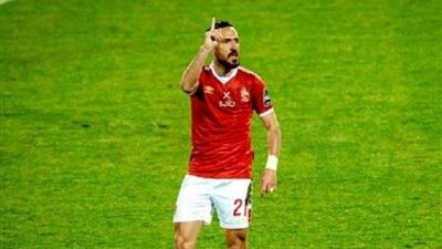 صفحة الأهلي الرسمية عبر الفيس بوك تحتفي بـ علي معلول :