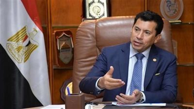 صبحي يستقبل الطائرة الأولي للبعثة المصرية القادمة من دورة ألعاب البحر المتوسط  بالجزائر