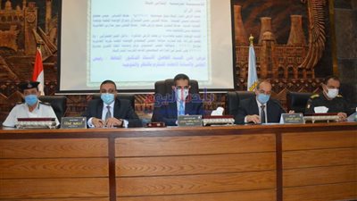 محافظ الغربية: يفتح معرض احتفال بمدرسة الفندقية