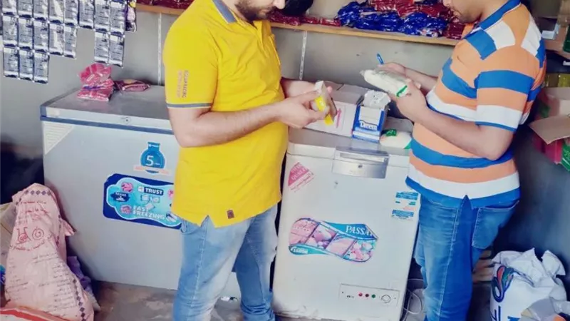 ضبط طن ونصف سكر تمويني و700 كيلو طيور مجمدة مجهولة المصدر بالبحيرة